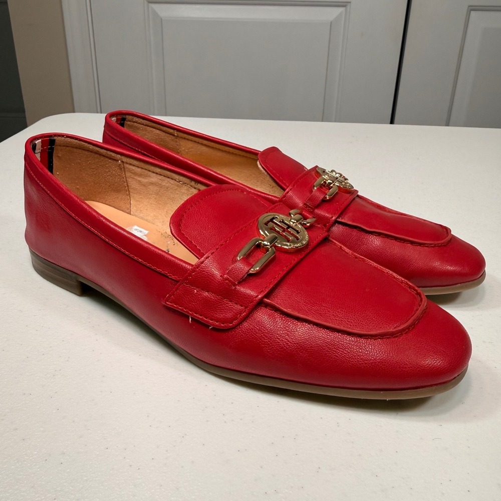 Tommy Hilfiger Red Loafers Gold TH Logo Hardware Slip On Flats TWRUZIH-R Size 7M